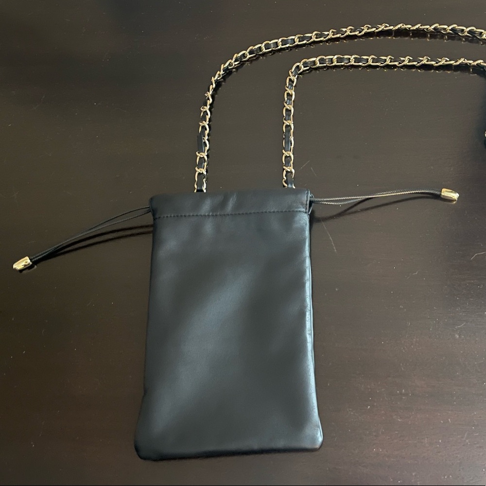Bandolier smooth leather crossbody drawstring pouch w/chain strap (black/gold)